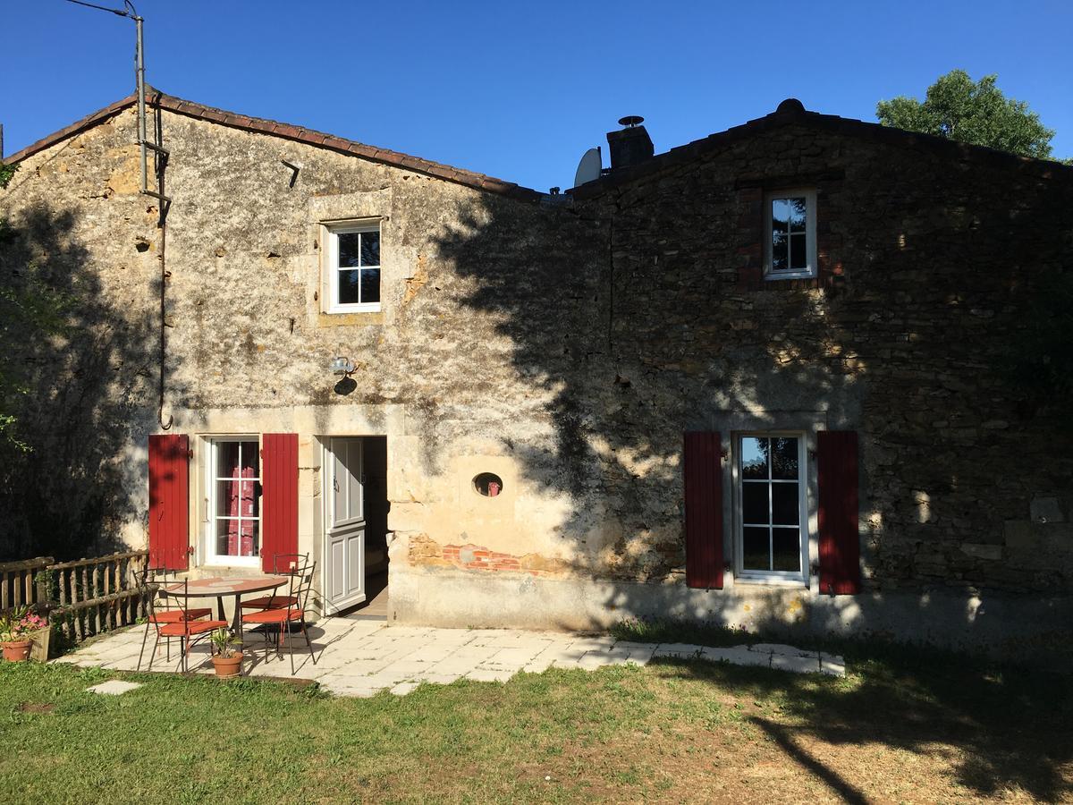 Hotel Gite Le Puy Rabasteau Chantonnay Exterior foto