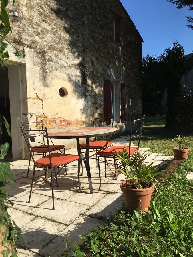 Hotel Gite Le Puy Rabasteau Chantonnay Exterior foto